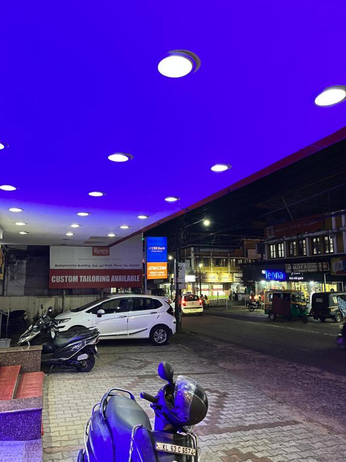Madaparambil Residency Alwaye Zewnętrze zdjęcie
